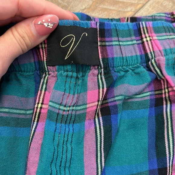 Victoria’s Secret plaid short sleeve pajamas - Picture 12 of 16
